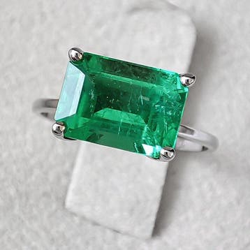 Ring - 14 karaat Witgoud - 2.98ct. tw. Smaragd -, Nieuw