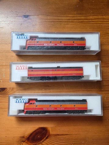 Kato N - Diesellocomotief (3) - Twee EMD E8/9-locomotieven, Nieuw