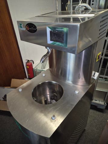 Chocolate tempering machine en enrobing belt ICB in veiling, Gebruikt, Overige typen