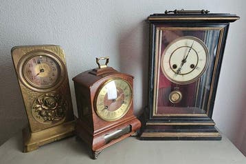 Slingerklok (3) - Hout - 1950-1960 - Klokken/onderdelen