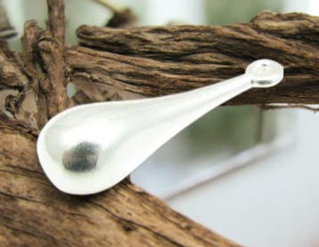 DQ metaal hanger druppel 25x8mm zilverkleur, oogje 1,5 mm..., Ophalen of Verzenden, Nieuw, Bedel
