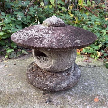 Pootloze lantaarn  (oki-dôrô) - Graniet - Japan - 19e