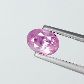 1 pcs Roze, Oranje Padparacha saffier - 1.90 ct - Guild Gem, Nieuw