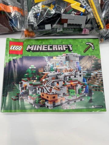 Lego Set - 21137 - Minecraft - The Mountain Cave, Kinderen en Baby's, Speelgoed | Duplo en Lego, Nieuw