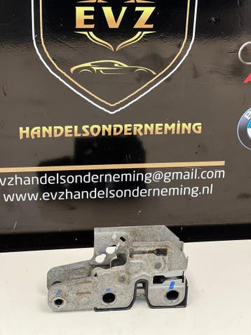 VW Transporter T6 motorkap slot bj.2018 Artnr.7E0823509F, Auto-onderdelen, Carrosserie en Plaatwerk, Gebruikt, Volkswagen