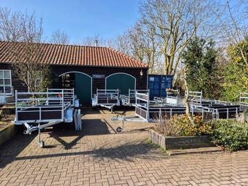 Grote voorraad nieuwe aanhangwagens en direct leverbaar, Ophalen, Nieuw