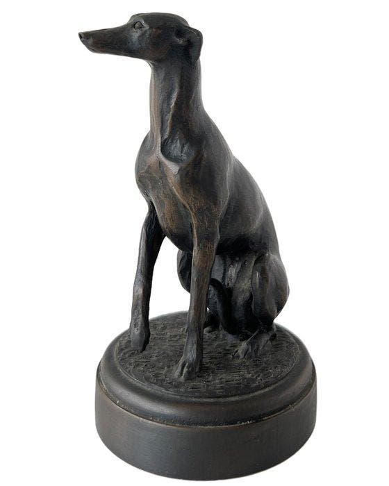 Beeldje - John Stanbridge - A scared and guard Whippet dog, Antiek en Kunst, Curiosa en Brocante