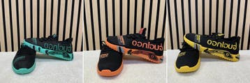 Partij sneakers zwart met gekleurde zool – maat 41 t/m 44, Kleding | Heren, Schoenen, Ophalen, Nieuw, Sneakers of Gympen
