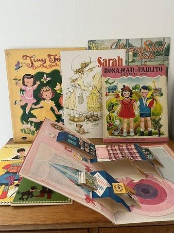Hilda Miloche, Sarah Kay a.o. - Eight Books with Paper Dress