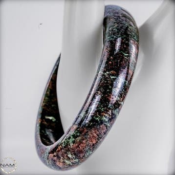 Granaatarmband – Expressieve elegantie met natuurlijke