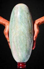14,3 kg Zeldzaam Groen Birmese Jadeiet – Massief 39 cm Lang