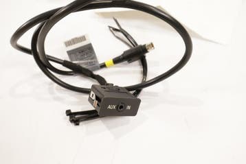 BMW X6 E71 OEM Ombouwset met AUX aansluiting 65120429174, Ophalen of Verzenden, Gebruikt