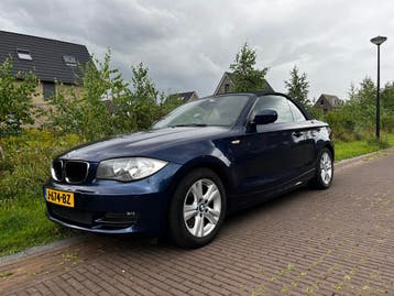 BMW 1-Cabrio (e88) 118i 143pk Aut. Executive 2011 Blauw, Auto's, Automaat, Dealer onderhouden, Gebruikt, Zwart