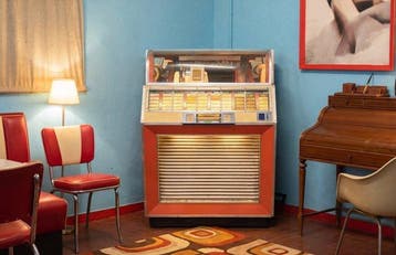 SEEBURG - M100B Jukebox
