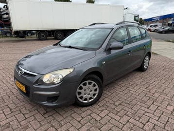 Hyundai i30 1.4 STATION WAGEN! NWE APK! RIJD TOP! OLIE VV, Auto's, Dealer onderhouden, Stof, Zwart, Stationwagon