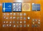 San Marino. Lotto serie divisionali + monete con argento
