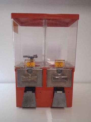 C D A - Kauwgomballenmachine