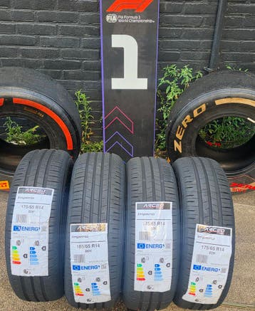 175/65r14 82H Dot26 Nieuwe banden made in europe, Ophalen, 14 inch, 175 mm, Nieuw