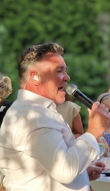 Zanger entertainer Hollands betaalbaar feest leuk drive in, Dj
