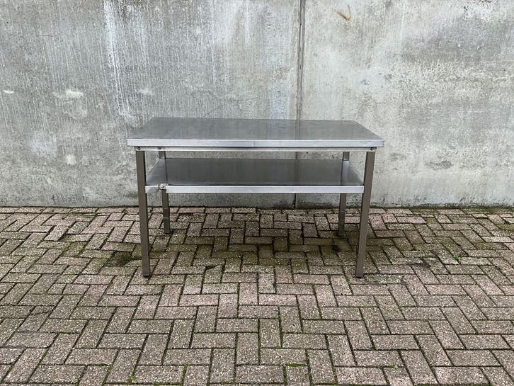 RVS Werktafel Tafel 140 cm, Zakelijke goederen, Horeca | Keukenapparatuur, Gebruikt, RVS Meubilair, Ophalen of Verzenden