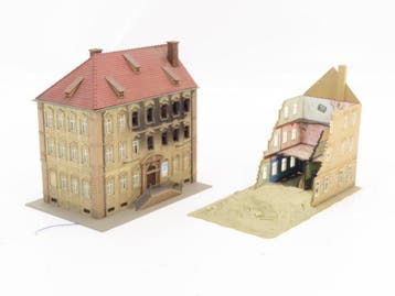 Pola H0 - 160/162 - Modeltreingebouwen (2) - Brandend, Nieuw