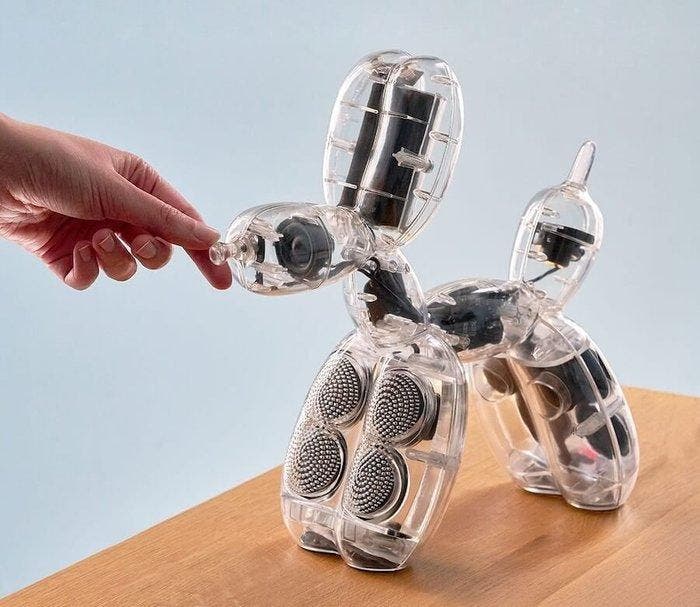 Lexon x Jeff Koons (1955) - Balloon Dog Speaker, Antiek en Kunst, Kunst | Designobjecten