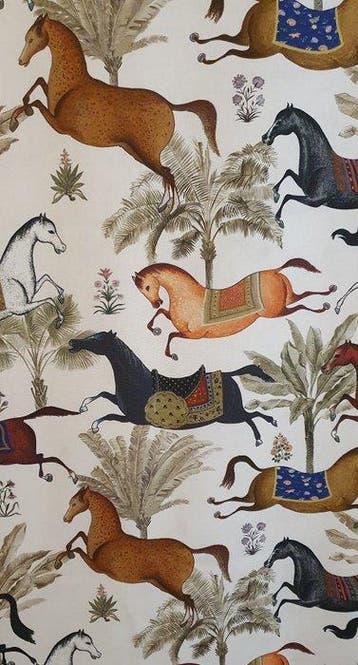 Stof Cheval dOrient exclusieve racepaarden - 300x280 cm -