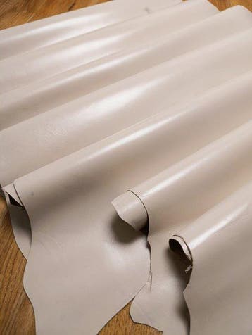 B431 - 490 x 69 cm - Sette fantastiche pelli di vitello -