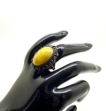 Antieke ambachtelijke ring met natuurlijk wit Baltisch, Antiek en Kunst