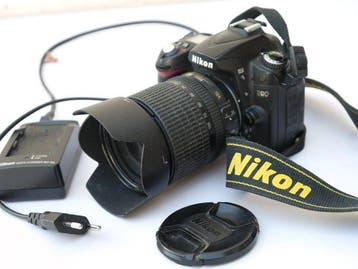 Nikon D90 mit Nikon AFS Nikkor DX 18-105mm 3.5-5.6 G ED, Nieuw
