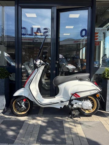 Vespa Sprint IGET E5 45km/h | Led | 2200km! | BTWer, Gebruikt, Overige modellen, Maximaal 45 km/u, Ophalen of Verzenden