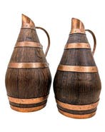 Kruik - Eik - Twee kruiken voor cider/wijn, gemaakt van hout