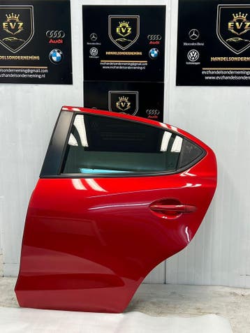 Mazda 2 bj.2016 portier 4-deurs links achter deur kleur rood, Auto-onderdelen, Gebruikt, Links, Mazda, Deur