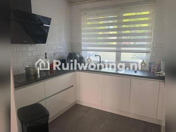Ruim huis van 120 m² in Spijkenisse-Rotterdam