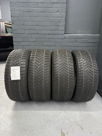 255/50/20 GOODYEAR ULTRAGRIP WINTER 7,5MM 4 STUKS €500,-, Ophalen, Gebruikt, 255 mm, Winterbanden