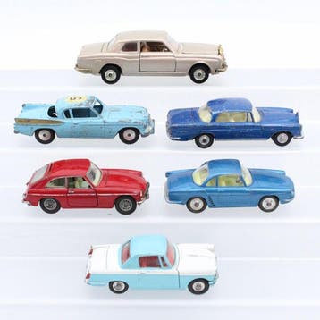 Corgi 1:43 - Modelauto (6) - Renault Floride 222 -Sudebaker, Hobby en Vrije tijd, Nieuw
