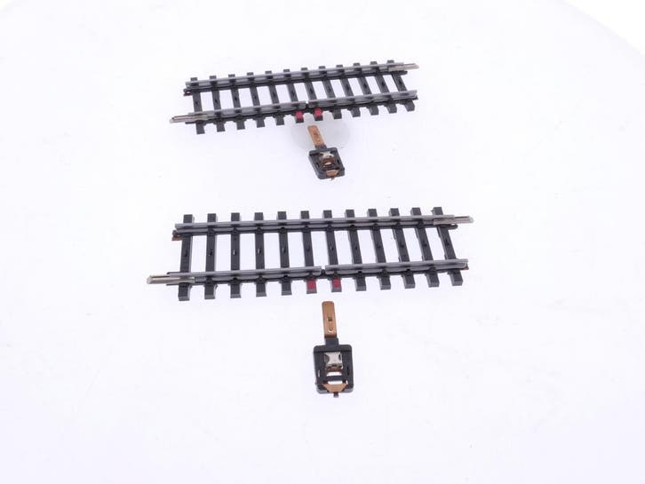 Schaal H0 Märklin 2295 K-rail contactrail-set 2 stuks #7688, Hobby en Vrije tijd, Modeltreinen | H0, Wisselstroom, Analoog, Gebruikt