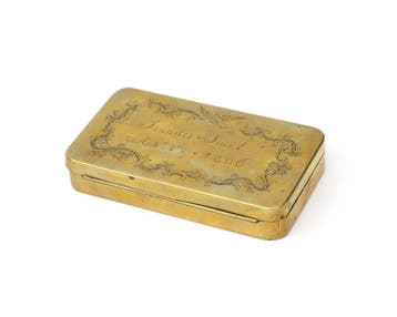 Een geelgouden koperen tabaksdoos, Holland, 1806