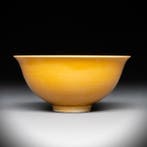 GEEN RESERVE - ANTIEKE MONOCHROOM GELE GLAZUUR KOM H: 4,9 cm