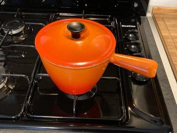 Le Creuset - Braadpan - bron, Emaille