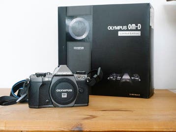 Olympus OM-D E-M5 Mark II Limited Edition (Titanium Finish), Nieuw