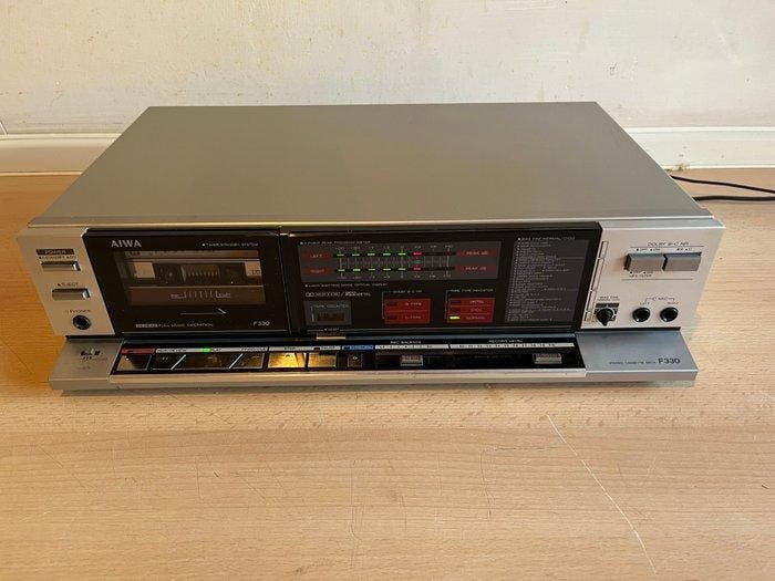 Aiwa - F330 Cassetterecorder-speler, Audio, Tv en Foto, Radio's