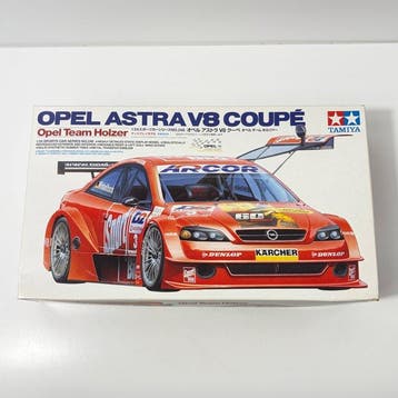 Tamiya 1:24 - Modelbouwdoos - Opel Astra V8 Coupé Opel Team, Nieuw