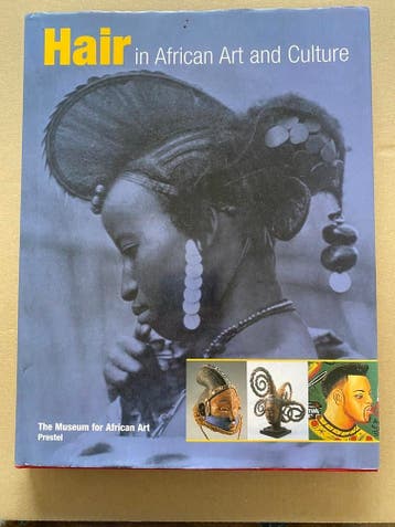 Haarmode Afrikaanse Cultuur - fotos sculpturen en betekenis, Verzenden, Zo goed als nieuw, Beeldhouwkunst