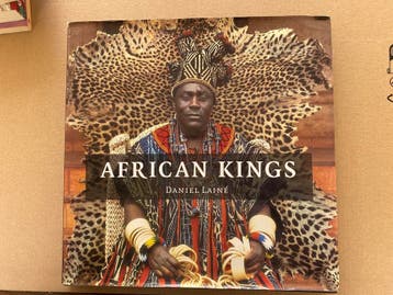 Fotoboek - De Huidige Afrikaanse Koningen - ENGELS, Verzenden, Gelezen