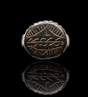 Middeleeuwen, kruisvaardersperiode Bronzen ring met het