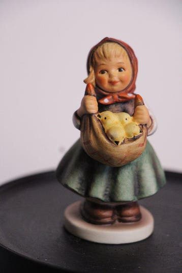 Goebel: MI Hummel beeldje Chciken Licken, 1991. - M.I.