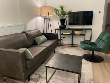 Appartement te huur/Expat Rentals aan Visstraat in Den B..., Huizen en Kamers