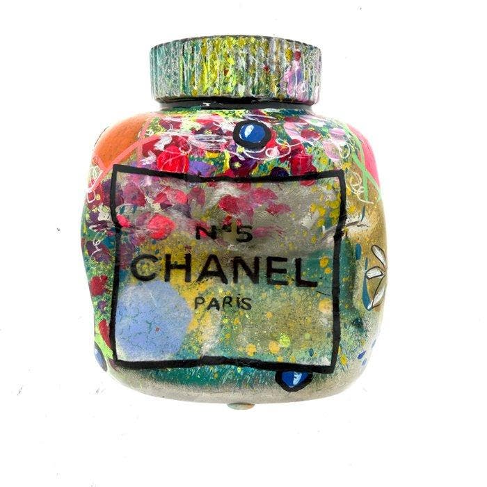 Priscilla Vettese (1985) - Chanel Bottle, Antiek en Kunst, Kunst | Designobjecten