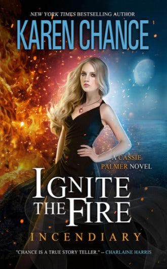 Ignite The Fire: Incendiary - EN - Karen Chance - Paperback, Gelezen, Karen Chance, Ophalen of Verzenden, Fictie